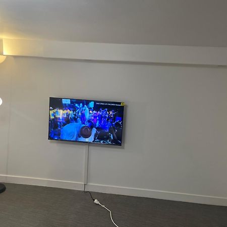 Sinclair House Apartment Viry-Châtillon Екстериор снимка